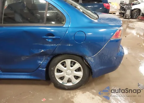 2015 Mitsubishi Lancer Es z USA, uszkodzony, nr VIN JA32U2FU8FU008365